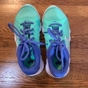 Two tone Under Armour shoes NEVER been  worn